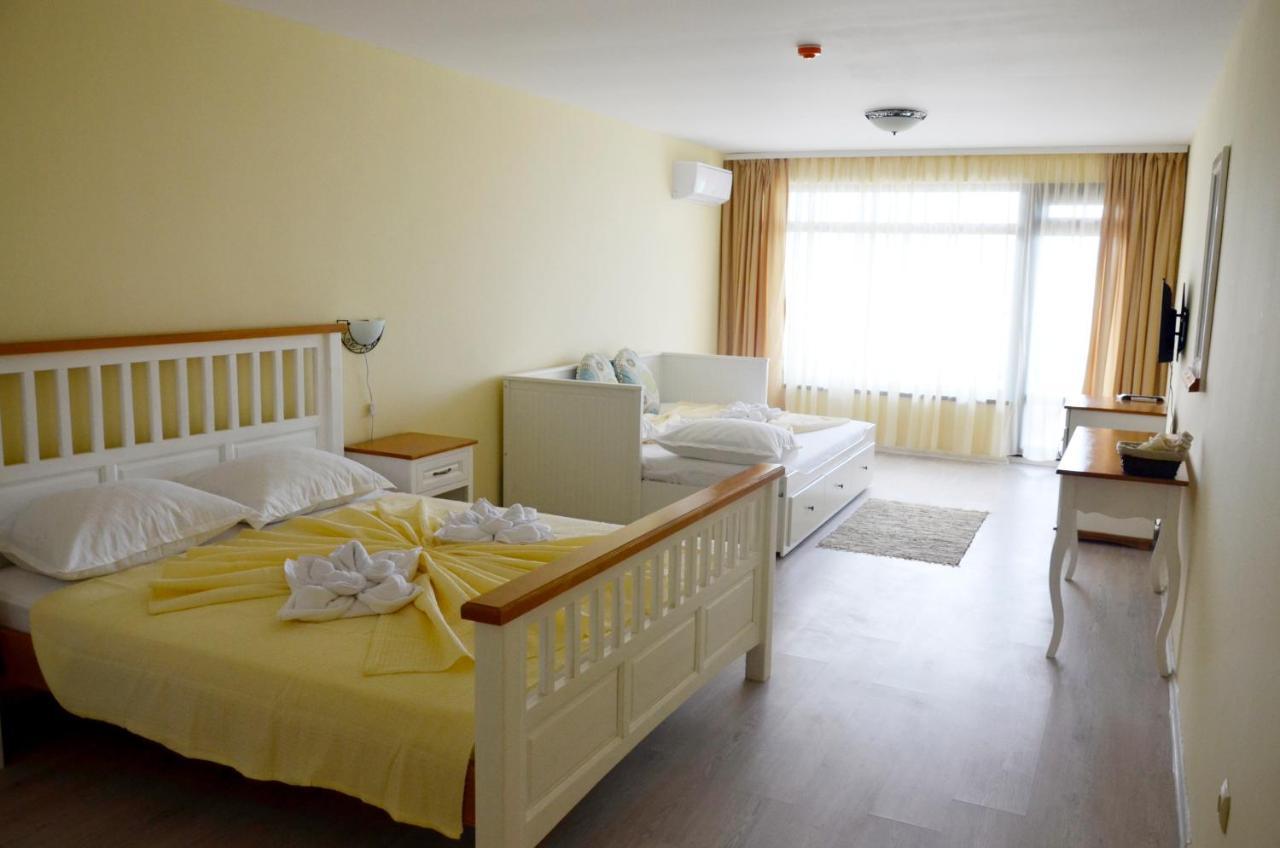 Ashram Hotel Primorszko Kültér fotó